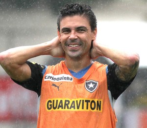 Bolívar no treino do Botafogo (Foto: Vitor Silva / SS Press)