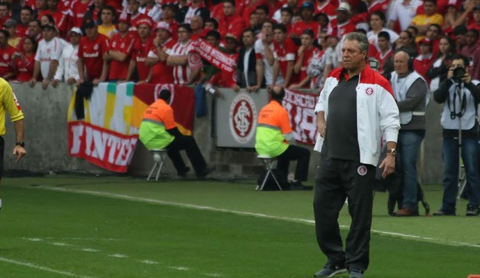 Abel Braga viu Inter ganhar na sabedoria após ser pressionado no começo do jogo (Foto: Diego Guichard/GloboEsporte.com)