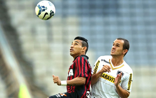 Natanael e Lucas, Atlético-PR e Botafogo (Foto: Getty Images)