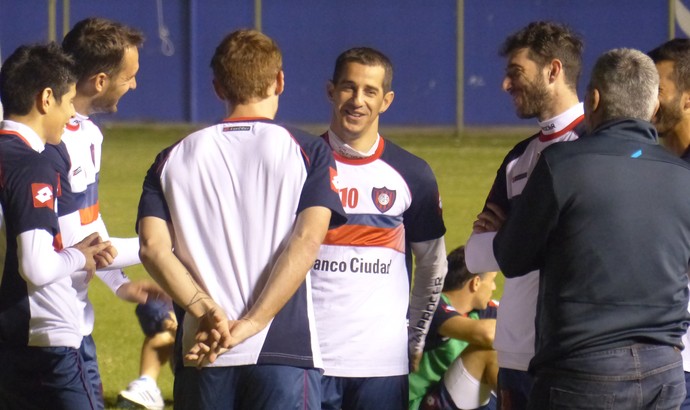 Treino do San Lorenzo no Defensores del Chaco Romagnoli (Foto: Daniel Mundim)