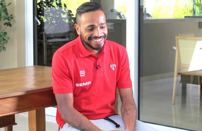 Alvaro Pereira, lateral-esquerdo do São Paulo (Foto: Carlos Augusto Ferrari)