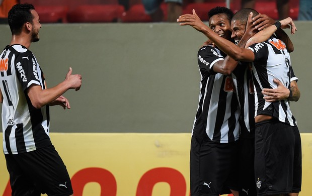 Leonardo Silva Atlético-MG gol Atlético-PR Brasileirão (Foto: Agência Getty Images)