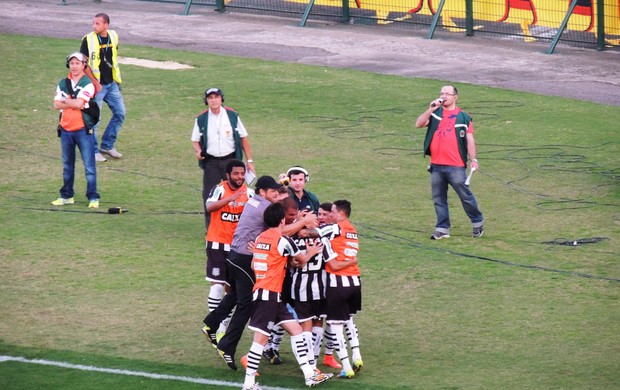 Gol de Clayton Figueirense x Sport (Foto: Renan Koerich)