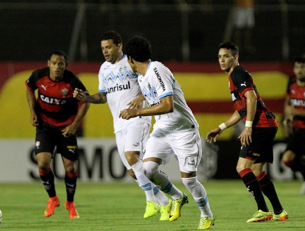 Lance de Vitória e Grêmio Série A (Foto: Agência Getty Images)