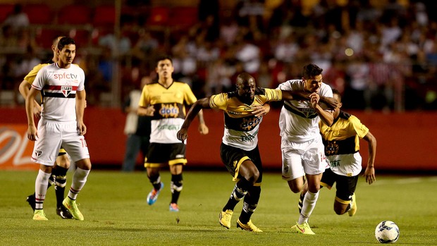 Alan Kardec São Paulo e Cricúma (Foto: Marcos Ribolli)