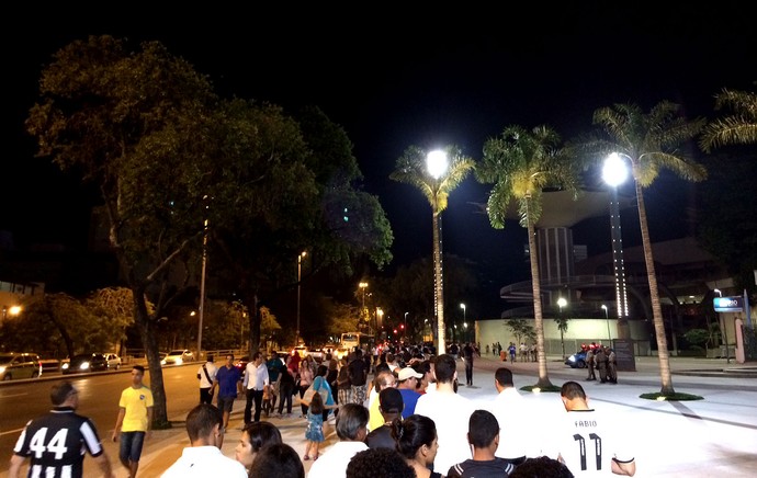 torcida botafogo entrada Maracanã (Foto: Thiago Quintella)