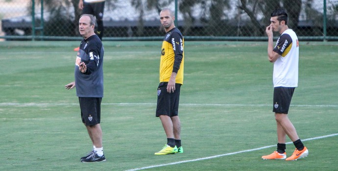 Levir Culpi, Diego Tardelli e Dátolo, no treino do Atlético-MG (Foto: bruno Cantini/Atlético-MG)