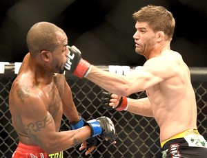 Josh Thomson e Bobby Green luta UFC (Foto: Kyle Terada-USA TODAY Sports / Reuters)