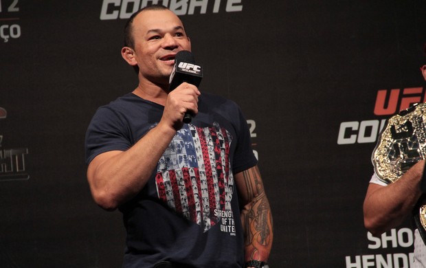 Gleison Tibau responde perguntas dos fãs em  ufc Natal (Foto: Rodrigo Malinverni)