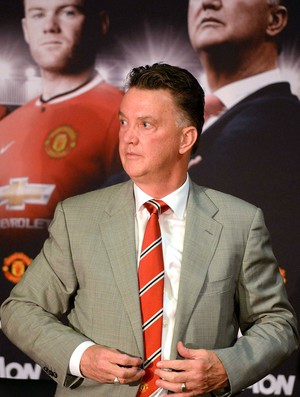 Louis van gaal manchester United apresentaçao  (Foto: Agência Reuters)