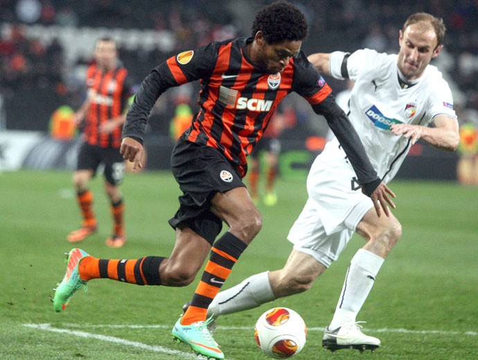 Liga Europa Shakhtar Luiz Adriano (Foto: AFP)