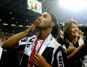 Ronaldinho Atlético-MG festa título Libertadores (Foto: AP)