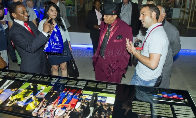 Pai do Michael Jackson no Museu do Barcelona (Foto: Víctor Salgado / Barcelona)