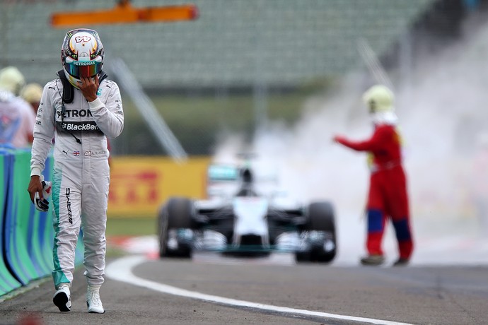 Lewis Hamilton carro pega fogo treino GP da Hungria (Foto: Getty Images)