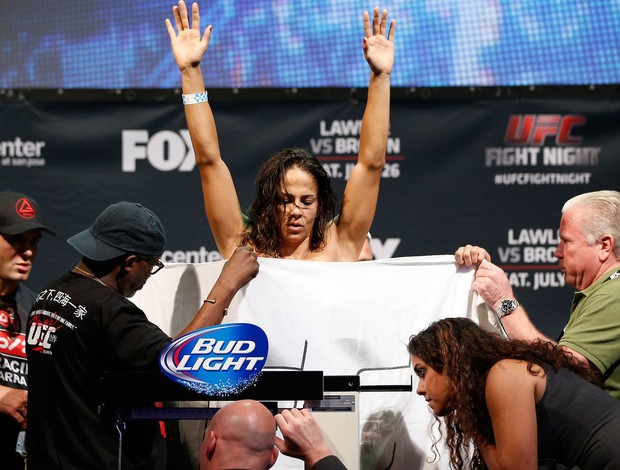 Juliana Lima pesagem UFC (Foto: Getty Images)