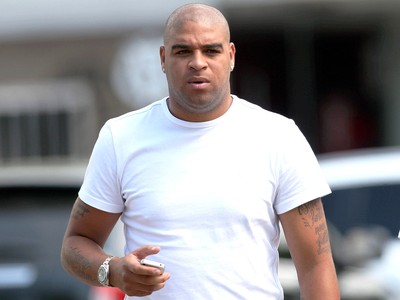 Adriano se despedindo do Flamengo (Foto: Cezar Loureiro / Agência O Globo)