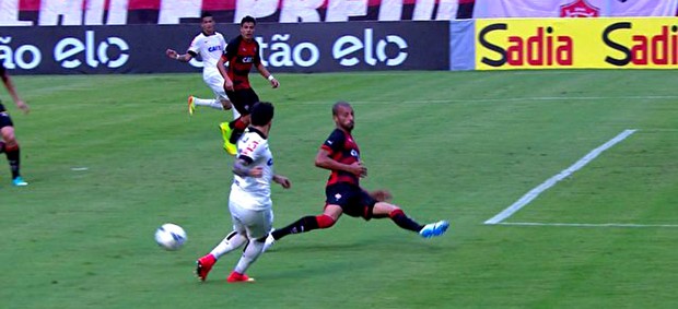 FRAME - Jadson Corinthians e Vitória (Foto: SporTV)