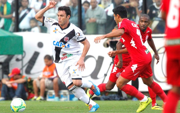 Kleber Vasco e américa-Rn (Foto: Marcelo Carnaval / Agência o Globo)