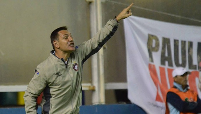 Doriva, técnico do Atlético-PR (Foto: Site oficial do Atlético-PR/Gustavo Oliveira)