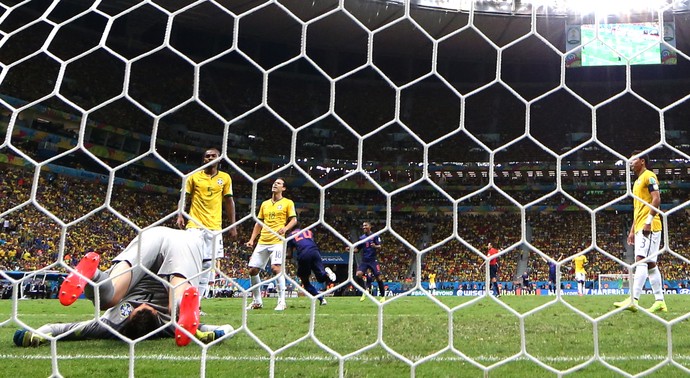 Julio Cesar derrota jogo Brasil x Holanda (Foto: AP)