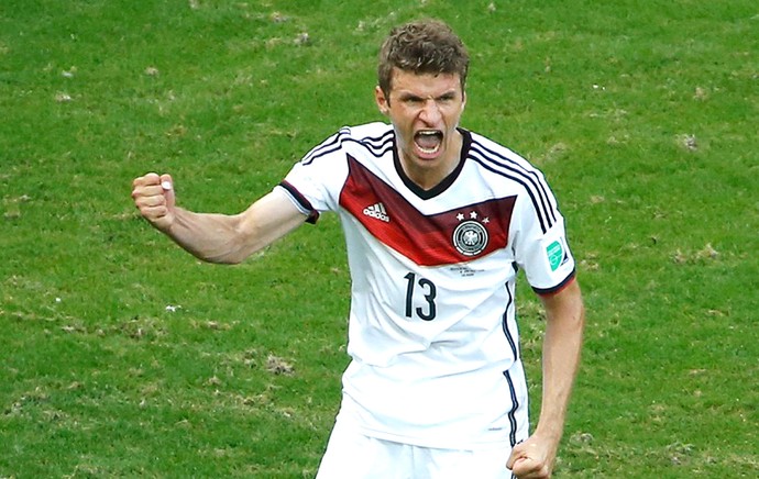 Thomas Muller comemora gol da Alemanha contra Portugal (Foto: Agência Reuters)