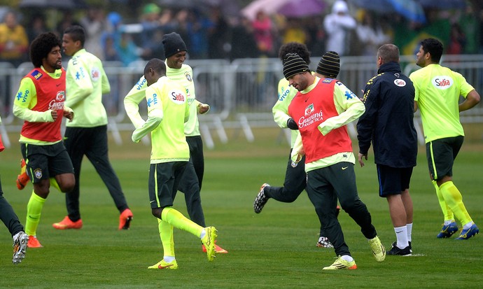 jogadores brasil treino (Foto: Mário Farache / Mowa Press)