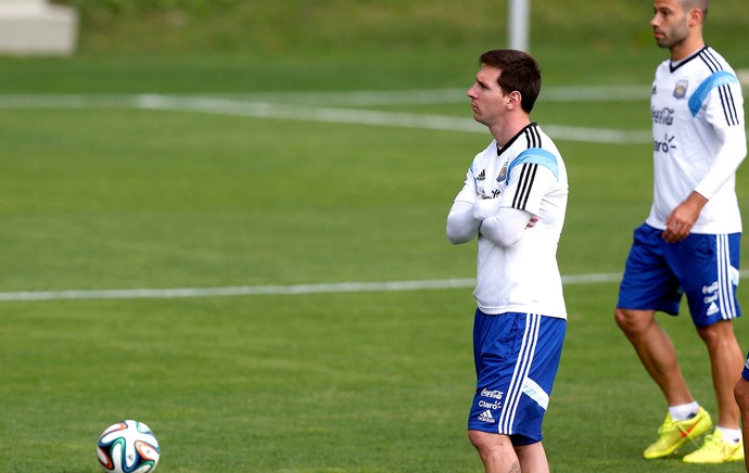 Messi no treino da Argentina (Foto: Reuters)