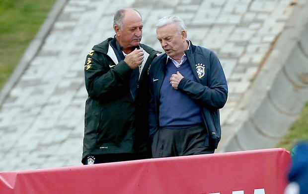 Felipão e Marin no treino da Seleção