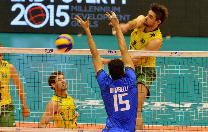 vôlei lucão brasil e Itállia liga mundial (Foto: FIVB)