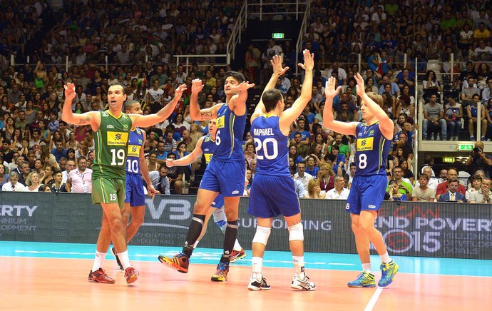 Brasil comemoração vôlei contra Itália (Foto: FIVB)