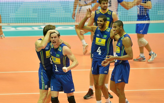 Brasil comemoração vôlei contra Itália (Foto: FIVB)