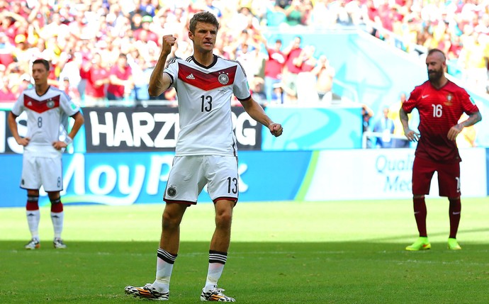 Thomas Muller comemora gol da Alemanha contra Portugal (Foto: Getty Images)