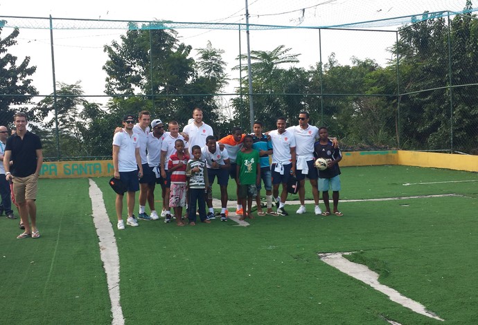 holanda Campo da UPP no dona marta  (Foto: Alexandre Alliatti)