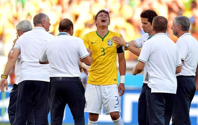 Thiago Silva chorando jogo Brasil x Chile (Foto: EFE)