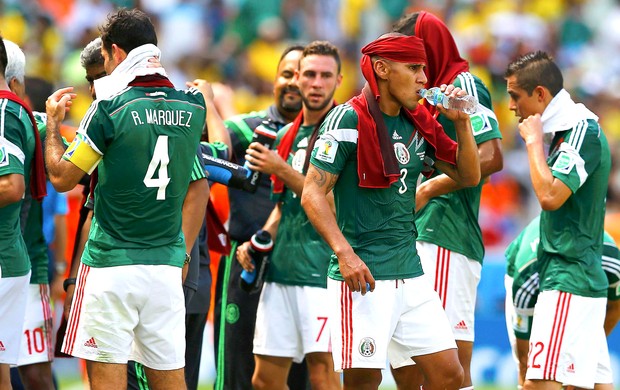 Jogadores do México Parada Técnica Castelão (Foto: Agência Reuters)