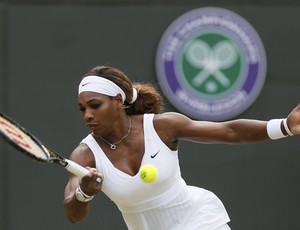 serena williams contra Alize Cornet em wimbledon (Foto: Reuters)