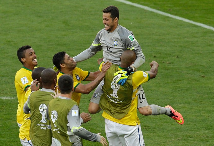 Julio Cesar Jara brasil x chile (Foto: AP)