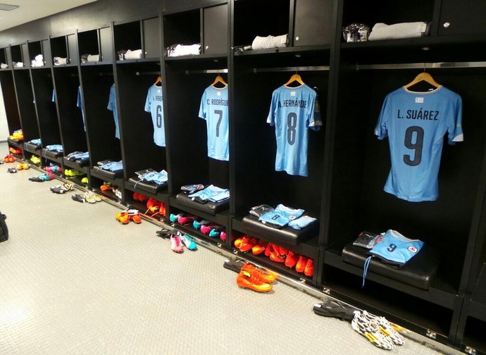 vestiario uruguai maracana (Foto: Reprodução / Twitter)