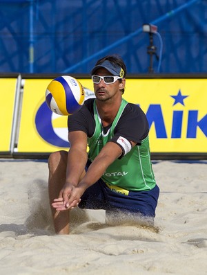 Ricardo na etapa da Noruega do Circuito Mundial de vôlei de praia (Foto: Divulgação FIVB)