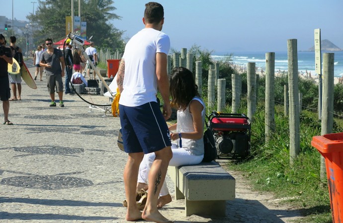 Giroud e a esposa (Foto: Cintia Barlem)