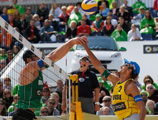 Alison e Emanuel etapa Alemanha (Foto: Divulgação/FIVB)