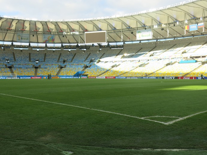 Gramado Maracanã após jogo Bélgica x Rússia (Foto: Cíntia Barlem)