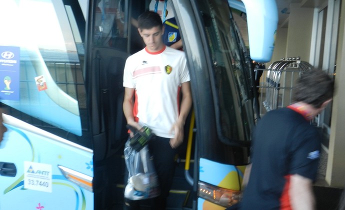 Courtois na chegada ao hotel no RIo (Foto: Raphael Bózeo)