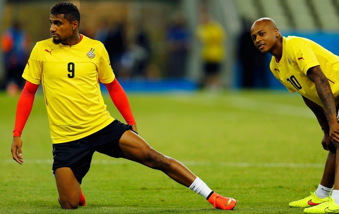 Boateng e Ayew Treino Gana (Foto: Reuters)