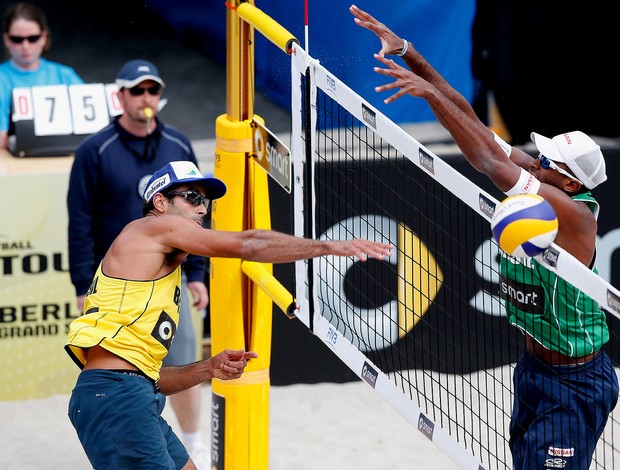 vôlei de praia Pedro Solberg e Evandro etapa de Berlim (Foto: FIVB)