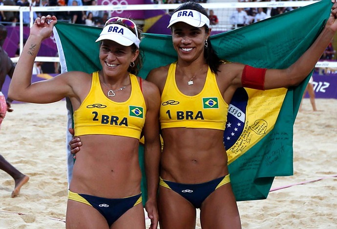 Juliana e Larissa vôlei de praia Olimpíadas 2012 (Foto: Reuters)