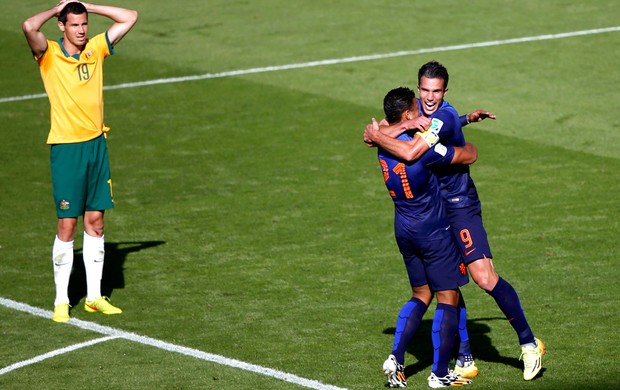 Holanda x Austrália -  Memphis Depay e Van Persie (Foto: Reuters)