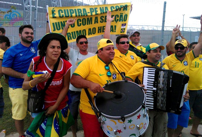 torcida brasil estádio castelão (Foto: Juscelino Filho)