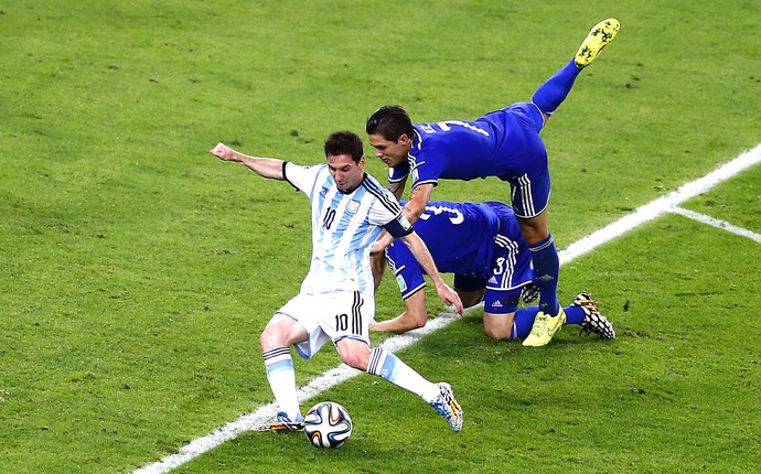 Messi Argentina e Bósnia (Foto: Agência Reuters)