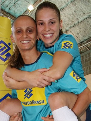 camila brait fabi volei (Foto: Divulgação/CBV)